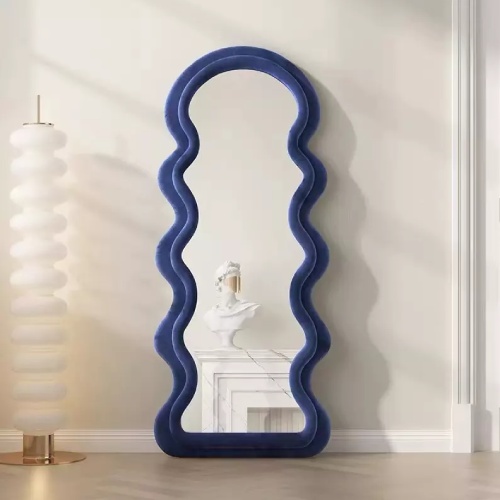 Wavy Mirror